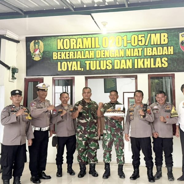 HUT TNI Ke-80, Personel Polsek Medan Baru Sambangi Koramil 0201-05/MB