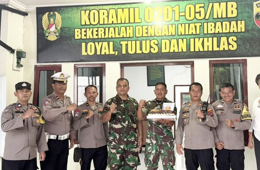 HUT TNI Ke-80, Personel Polsek Medan Baru Sambangi Koramil 0201-05/MB
