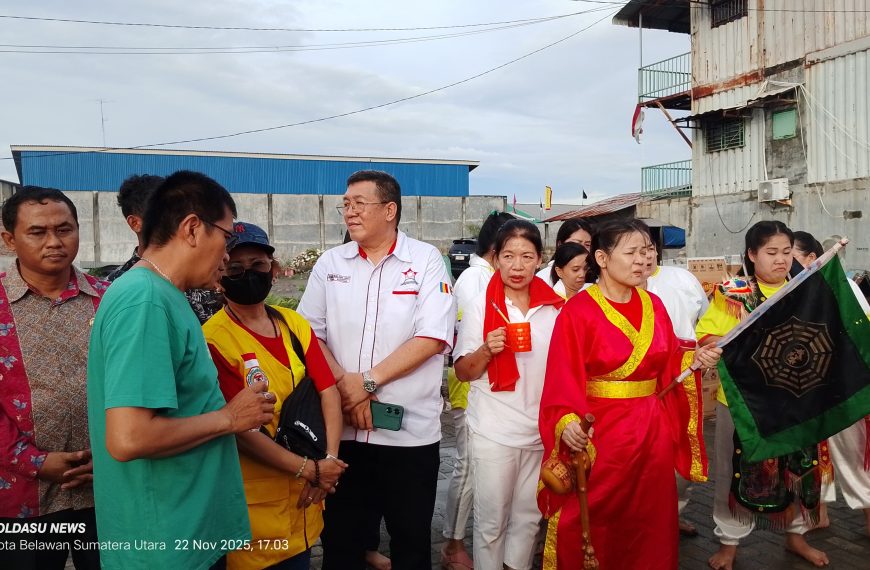 Ketua Tridharma Komda Sumut Dampingi Pembimas Kementrian Agama Buddha Sumut Hadiri HUT Dewa Kim Chai Tay Zhu di Vihara Kusinara Bagan Belawan