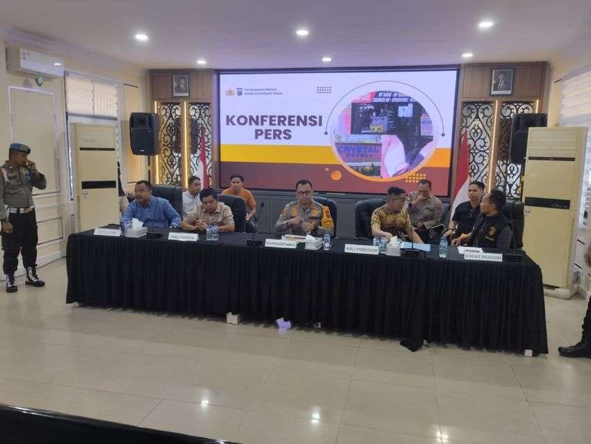 Kapolrestabes Medan Gelar Konferensi Pers Klarifikasi Kasus Pencurian Handphone dan Penganiayaan Di Hotel Crystal