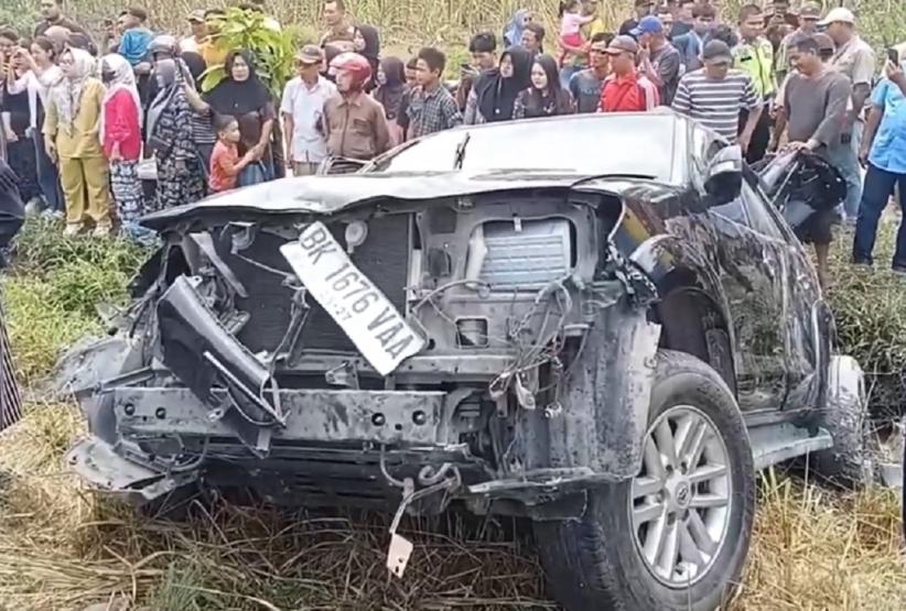 Ngeri Kali Bah.! Minibus Ditabrak Kereta Api di Asahan, 2 Anak Tewas