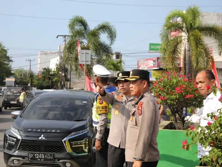 Kapolrestabes Medan Lakukan Pengecekan Pospam Titi Kuning