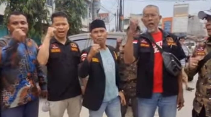 PAC GRIB Jaya Medan Sunggal Bagi Takjil Di Bulan Suci Ramadhan Kepada Masyarakat Dan Buka Puasa Bersama