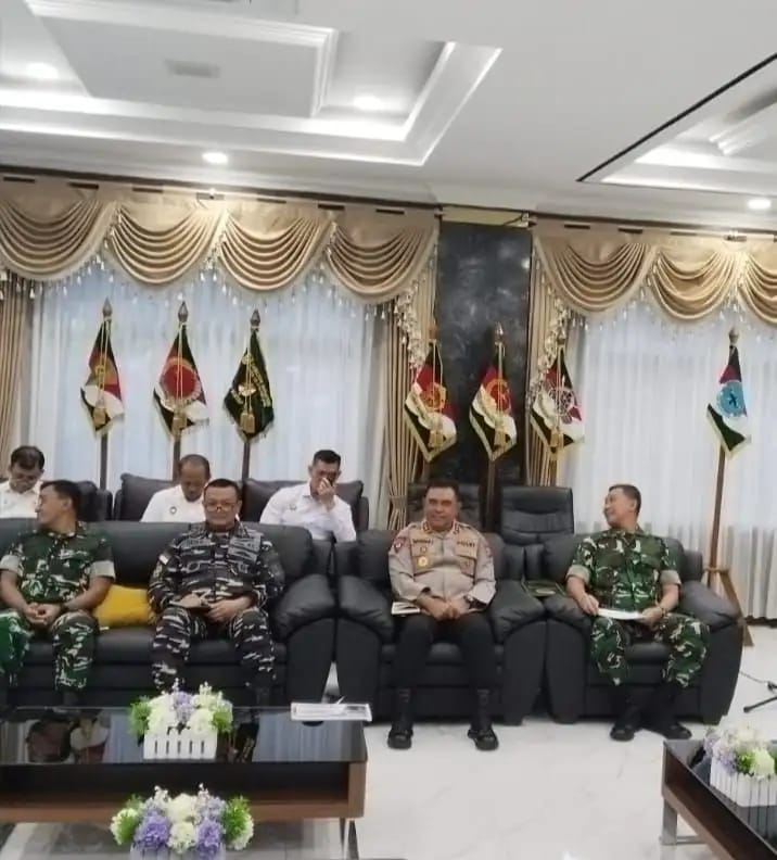 Kapolda Sumut Hadiri Kunjungan Menko Polkam RI di Kodam I/BB, Perkuat Silaturahmi Forkopimda dan Tokoh Masyarakat