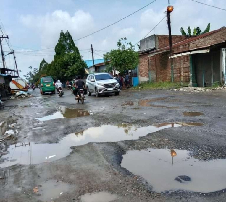 Akses Jalan Patumbak Menuju Delitua Seperti Rusak Total, Perlu Perhatian Pemerintah